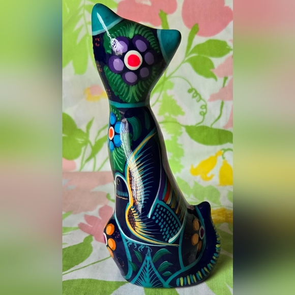 Talavera Style Cat Figurine - Picture 3 of 7